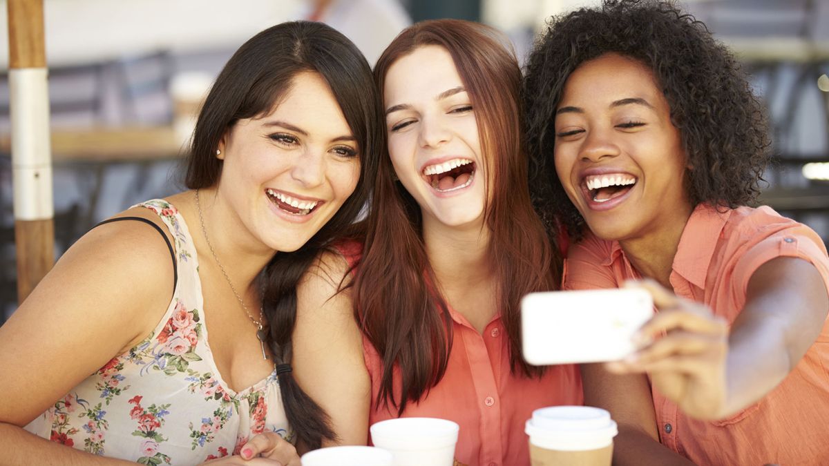 10 Instagram-Worthy Captions For Selfie Sunday