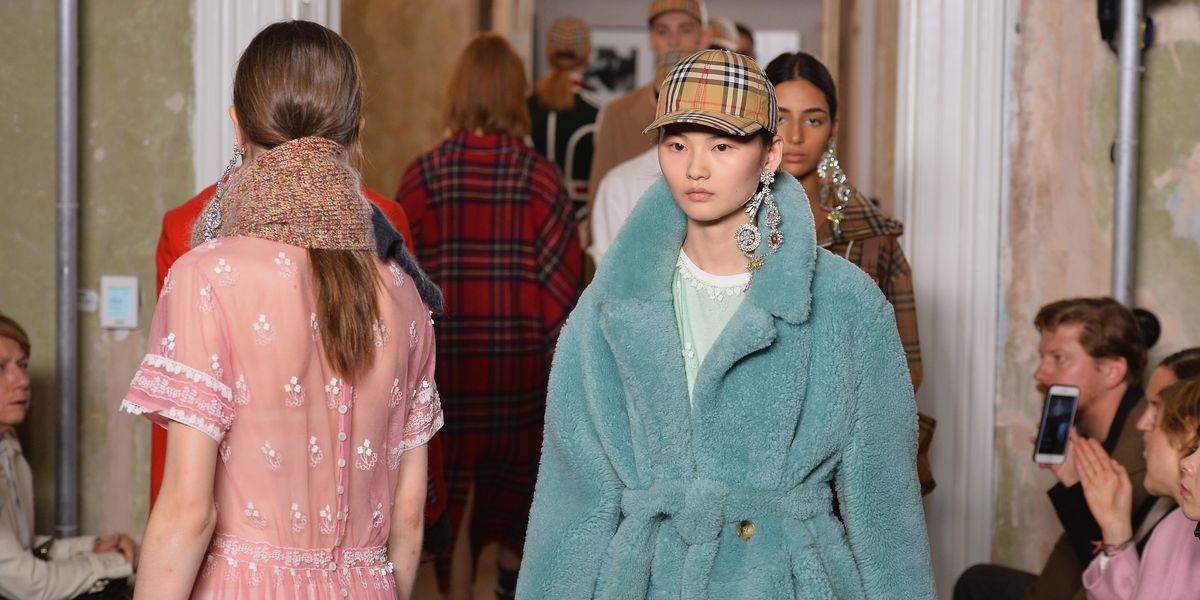 Burberry Brings Back the Classics in Fall 2017 Show