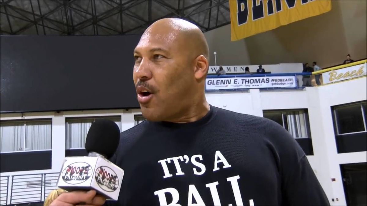Lavar Ball's Outlandish Comments May Cost Lonzo Ball's Career