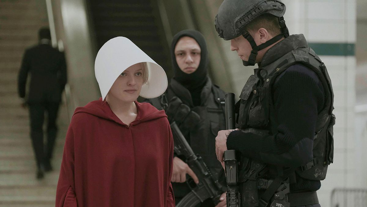 Reviewing "The Handmaid's Tale"