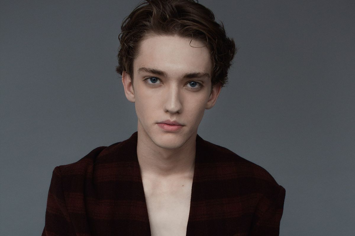 Beautiful People: Julian MacKay Dances Into History