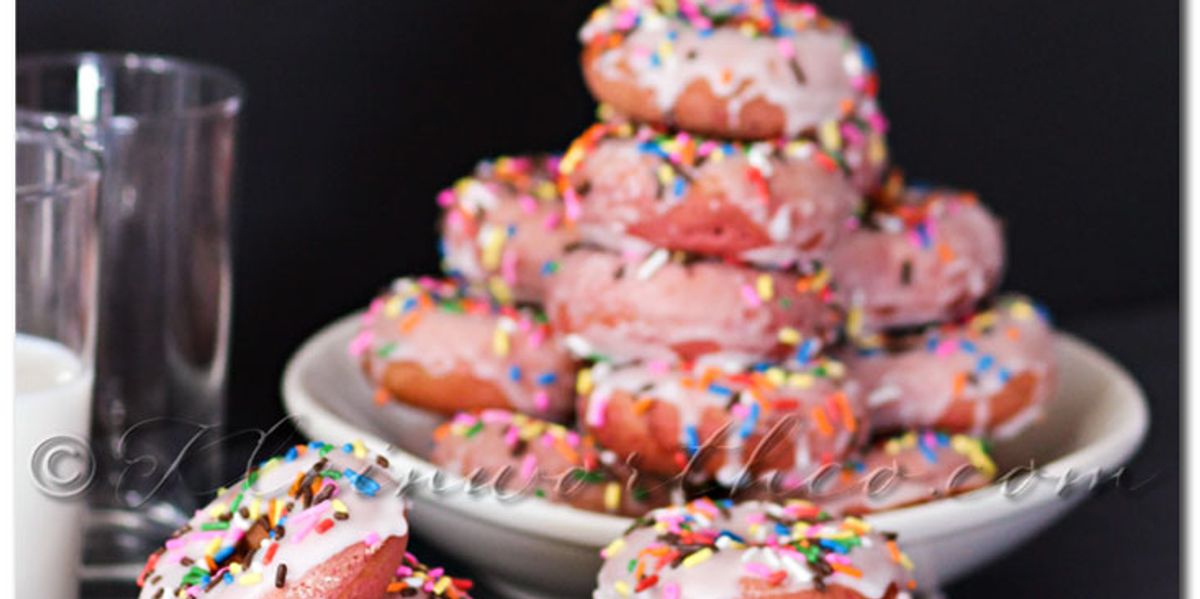 Pink Velvet Funfetti Donuts - My Recipe Magic