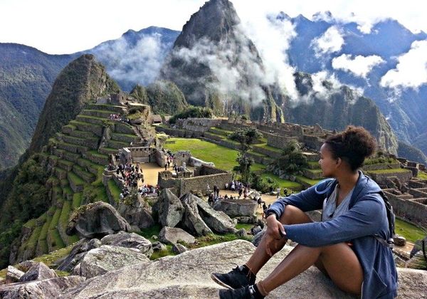 10 Travel Bloggers You Should Be Following