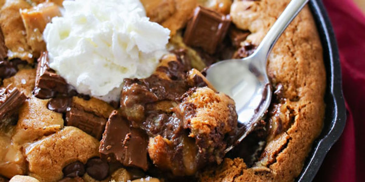 Salted Caramel Cookie Skillet - Kalejunkie