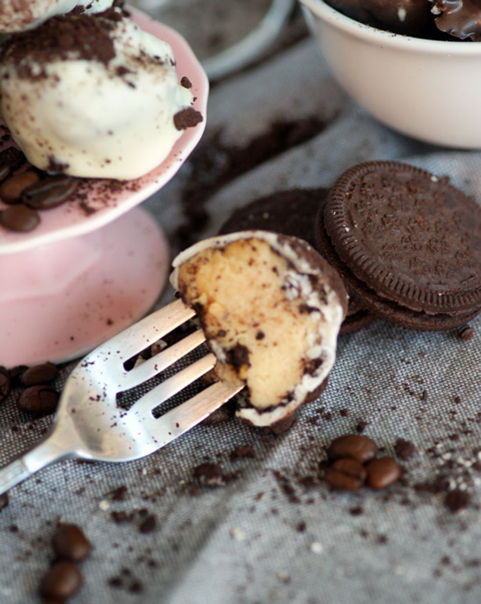 White Chocolate Kahlua Cheesecake Bombs My Recipe Magic