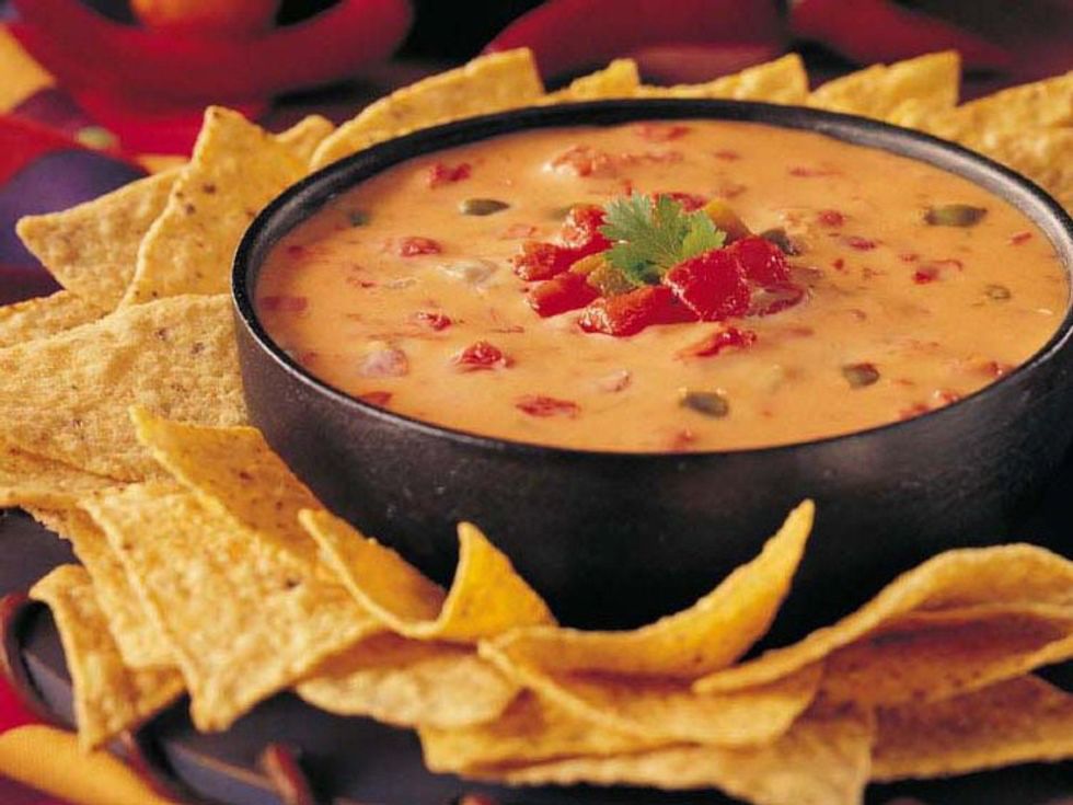 15 Reasons Chips And Queso Is Better Than People