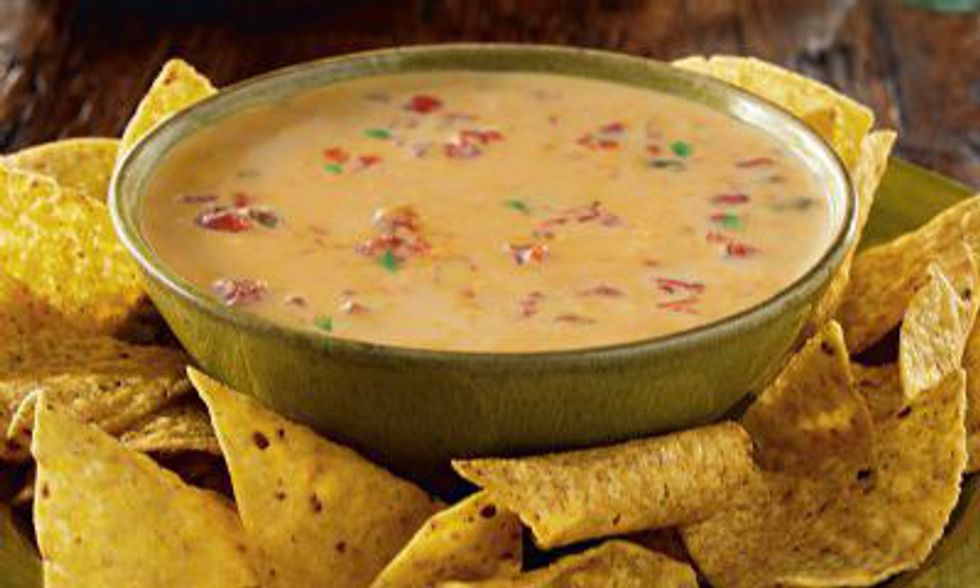 15 Reasons Chips And Queso Is Better Than People