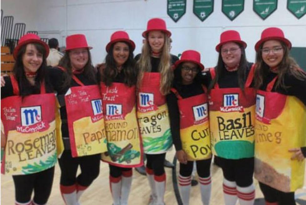 15 Of The Punniest Halloween Costumes