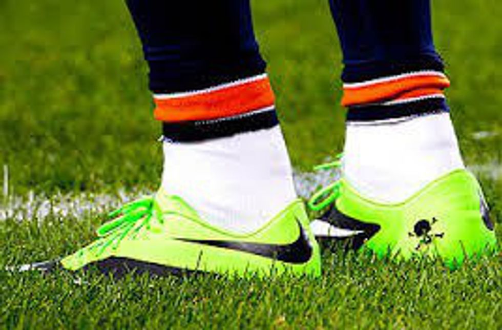 11 NFL Fines For Improper Cleats