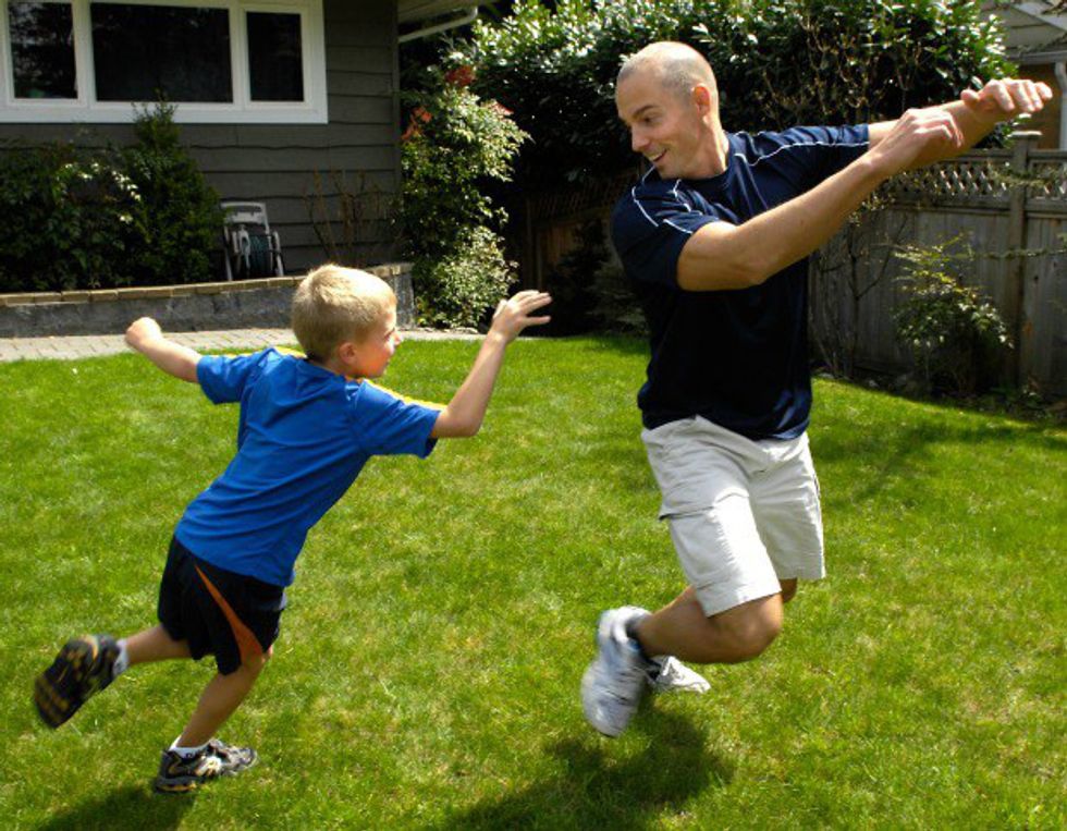 5 Fun, FamilyFriendly Games To Play In The Backyard