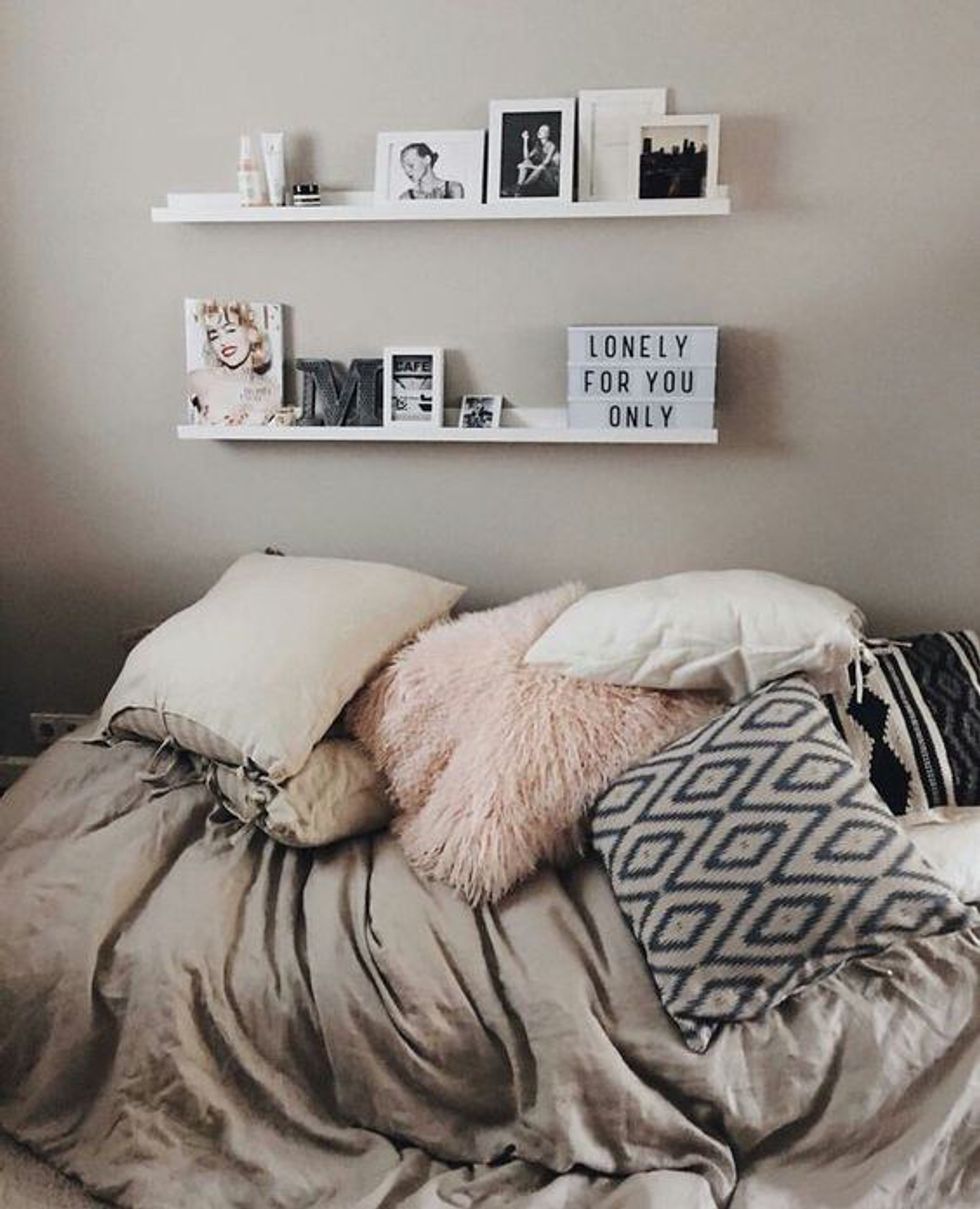 10 Ways to Make Your Dorm Room More Cozy