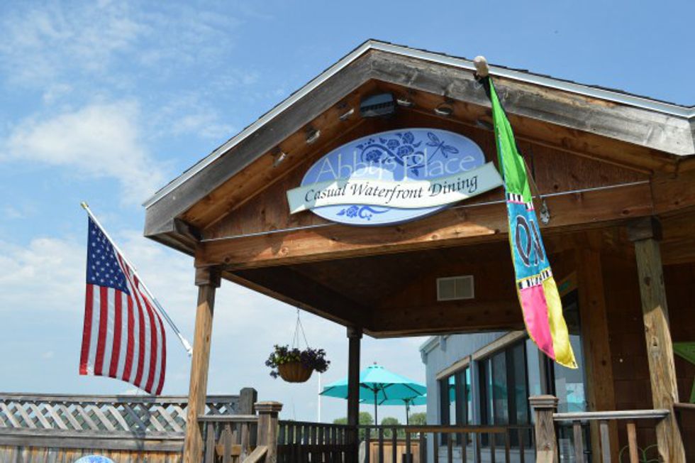 10 Restaurants To Visit In Connecticut Before Summer Ends