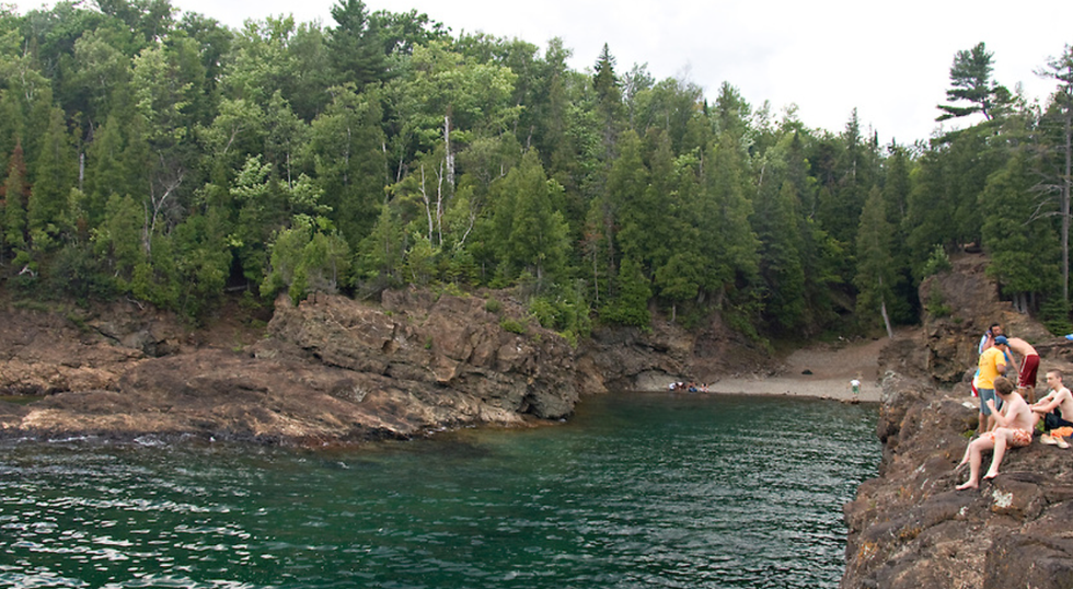 4 Perfect Cliff Diving Spots In Michigan