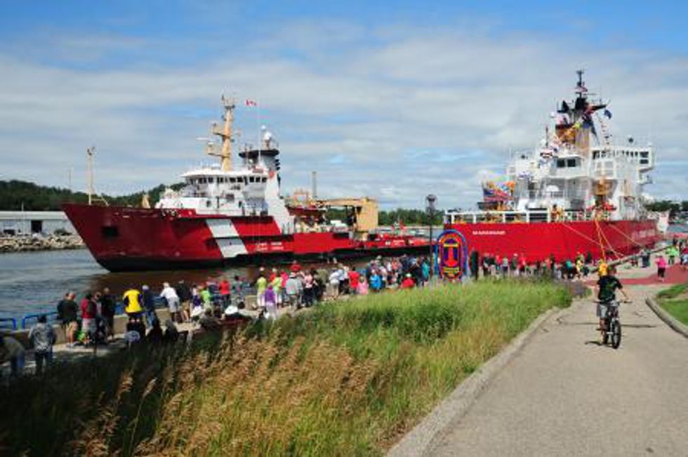 10 Signs That It's Coast Guard Festival In Grand Haven, MI