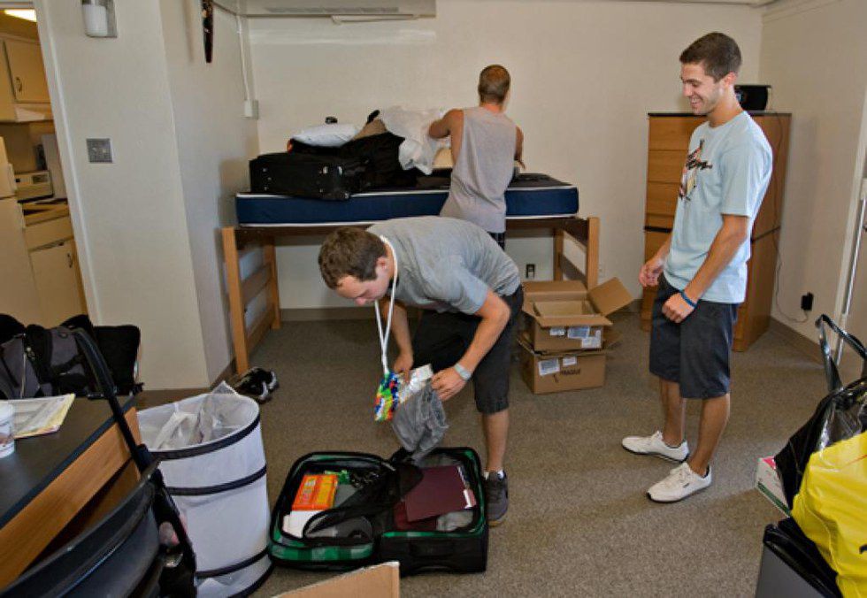 6 Tips For Moving Into A College Dorm 3446