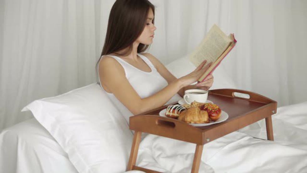 8 Reasons Why Sharing A Room With Your Sister Is Actually Terrible