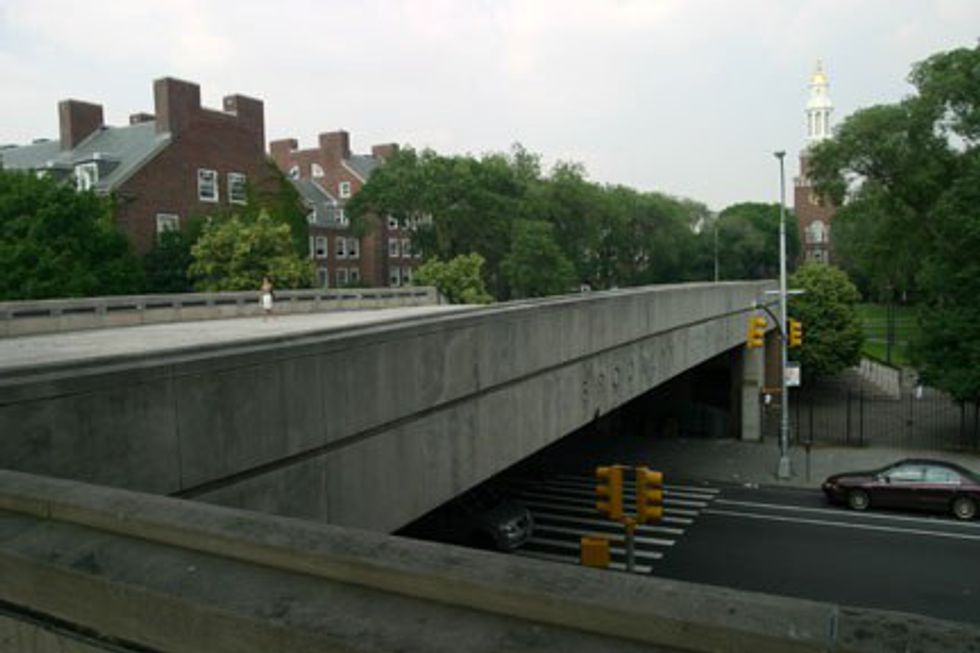 12 Signs That You're From Flatbush Junction