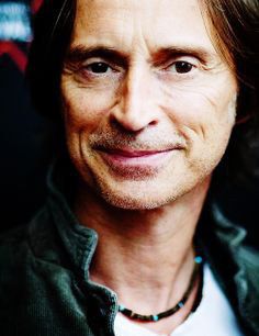 Robert Carlyle california solo