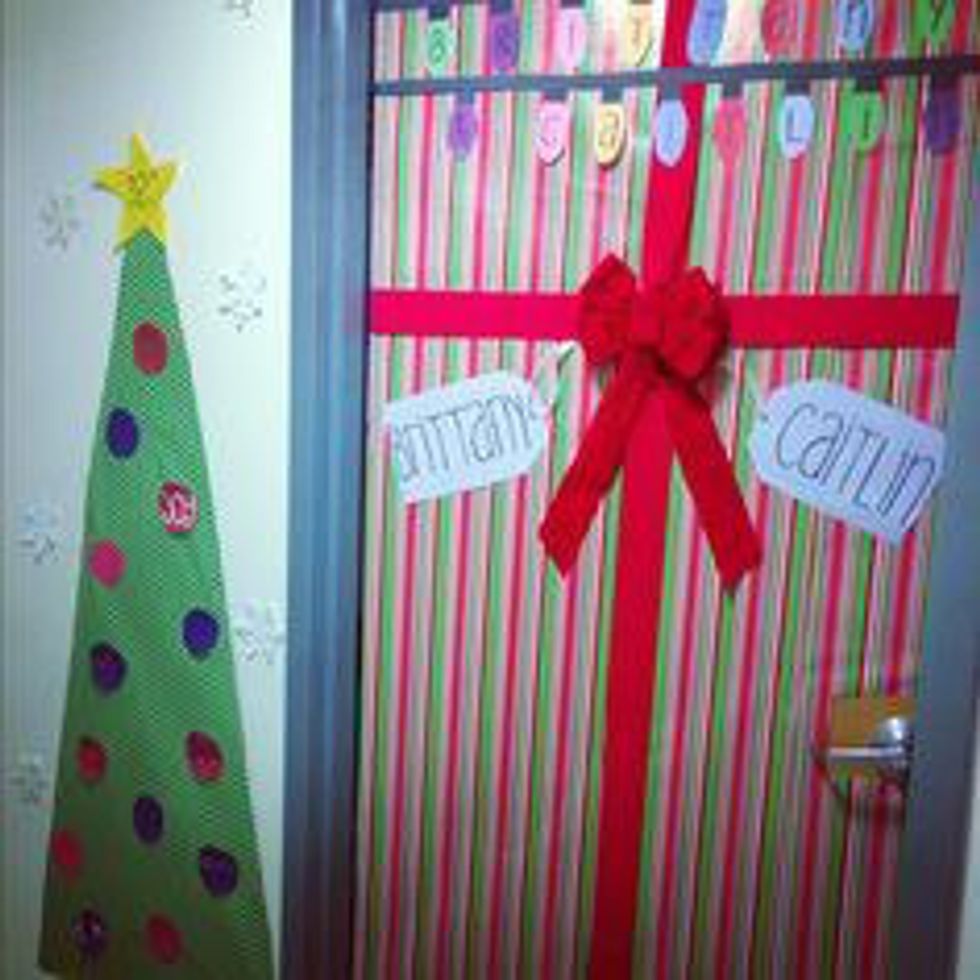 10 Creative Ways To Decorate Your Dorm For Christmas