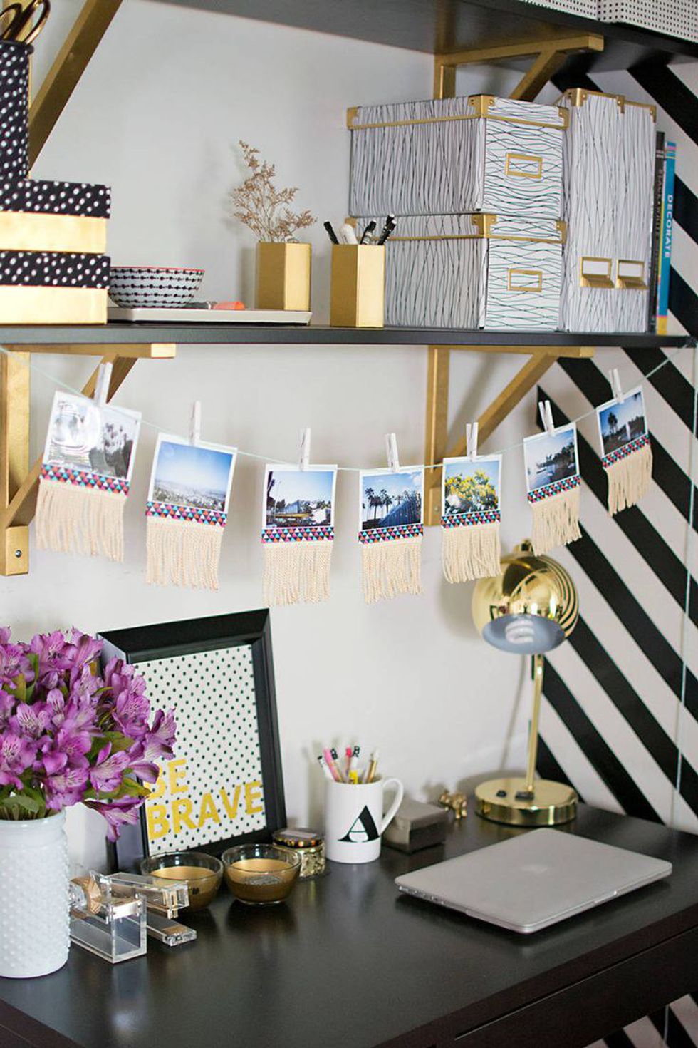 15 Ways To Display Pictures In Your Dorm