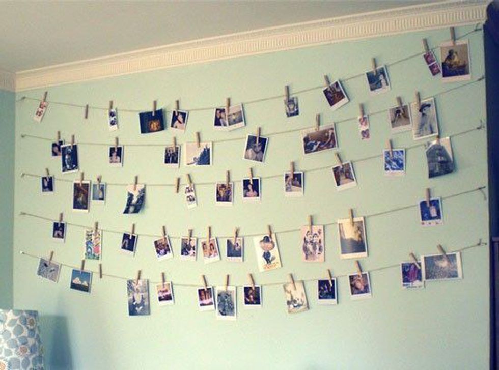 15 Ways To Display Pictures In Your Dorm