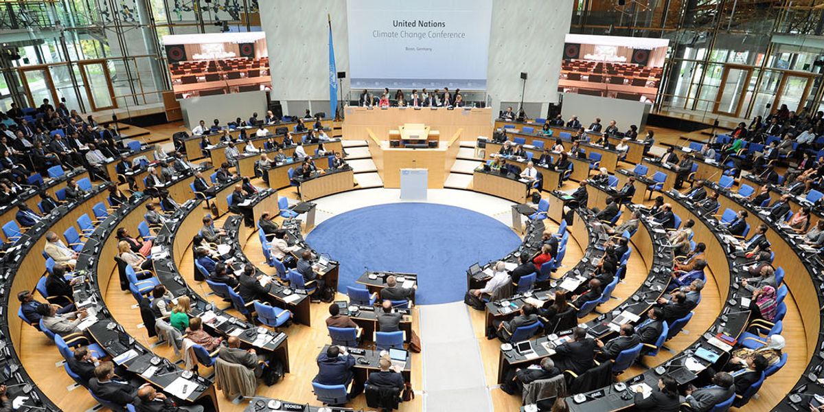 Closing the climate talks, two 'rays of light'