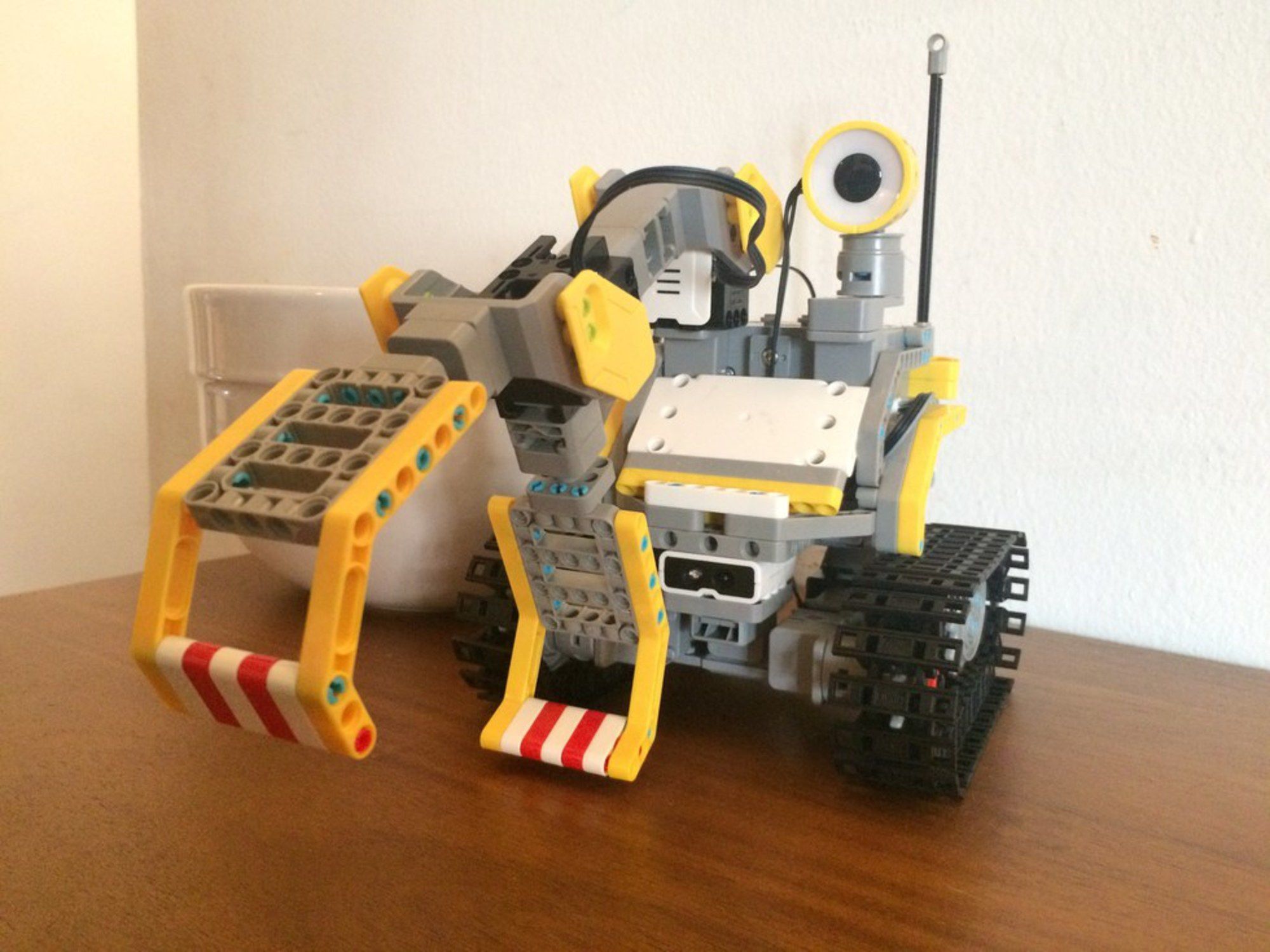 5 Best Robot, Coding, Virtual Toys for Kids