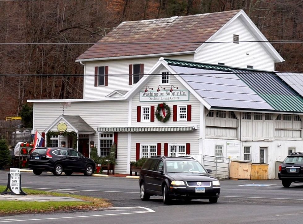 10 RealLife Versions Of Stars Hollow Where You Can Live The Gilmore Life