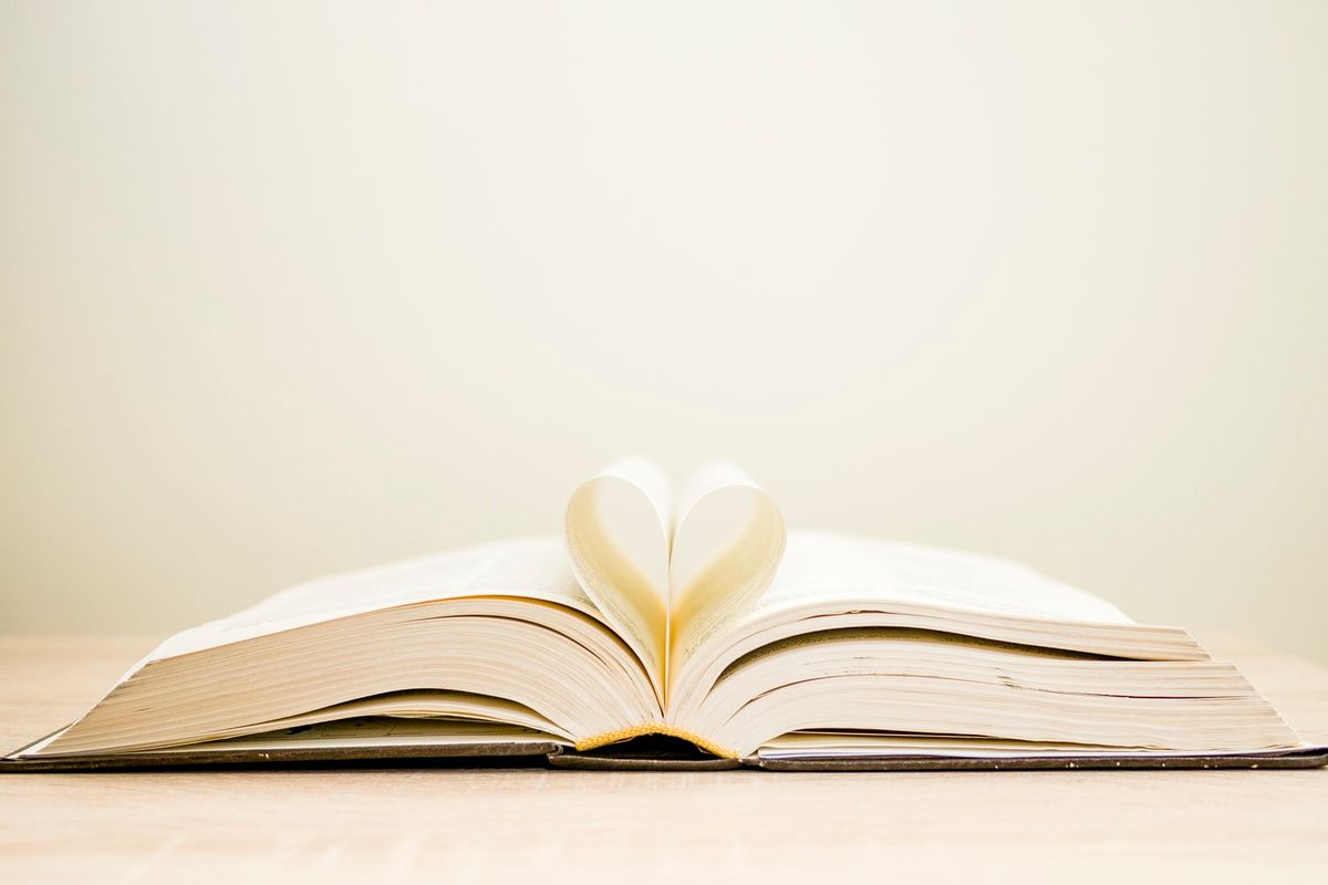 6 Paranormal Romance Books To Devour In One Sitting