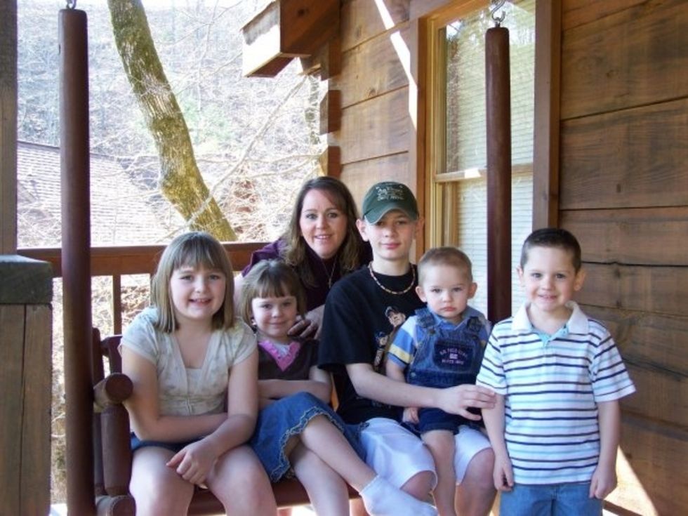 What It's Like Growing Up With A Lot Of Siblings