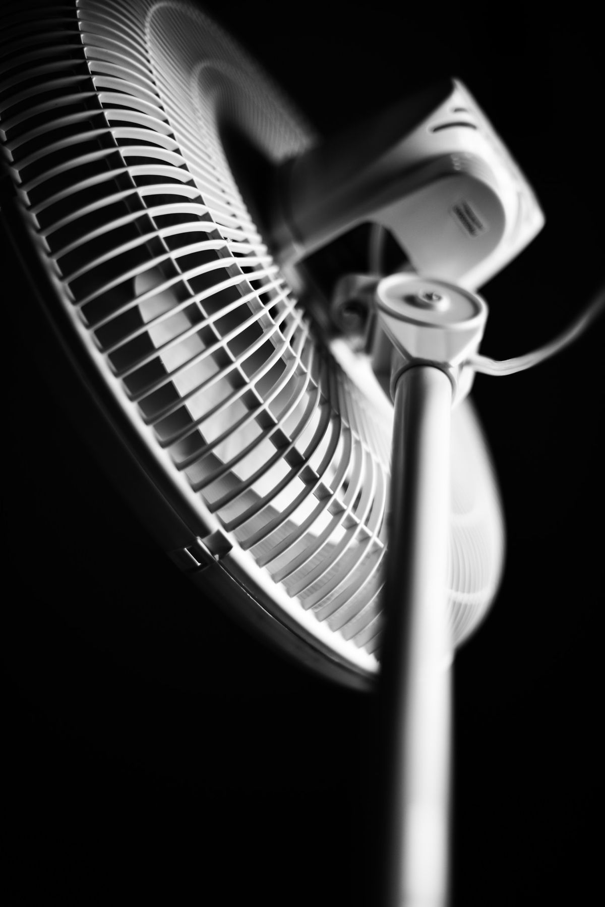 The Benefits of Oscillating Fans