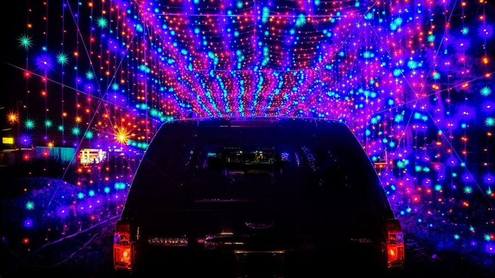 Enjoy the jones beach christmas lights 9 Things That Make Christmas On Long Island Unbeatable