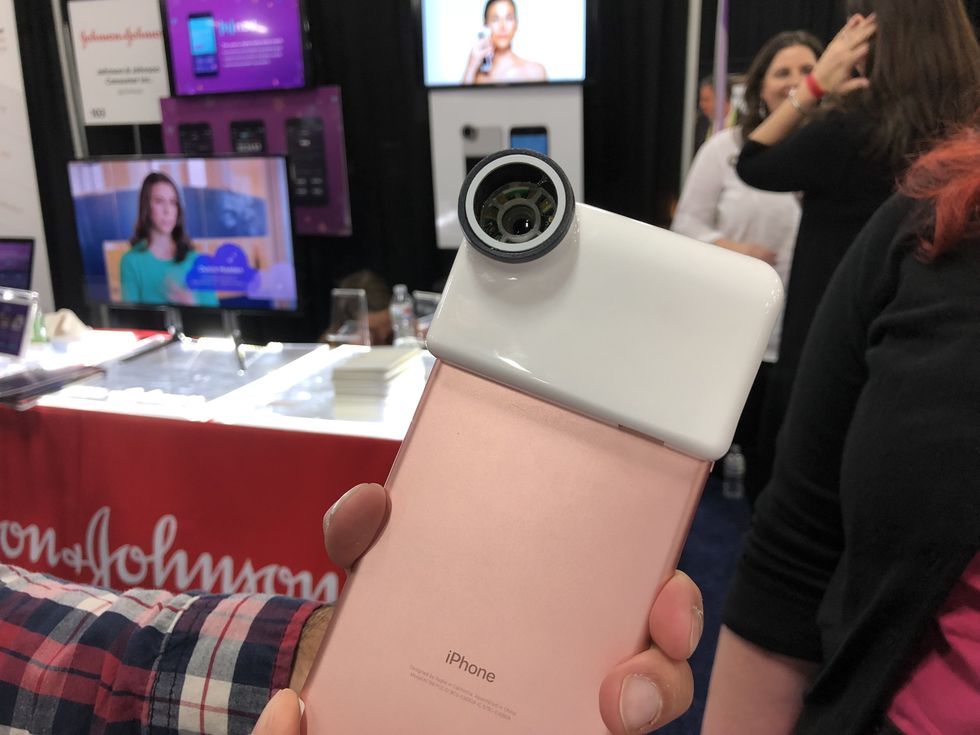 J&J SkinScanner from CES 2018