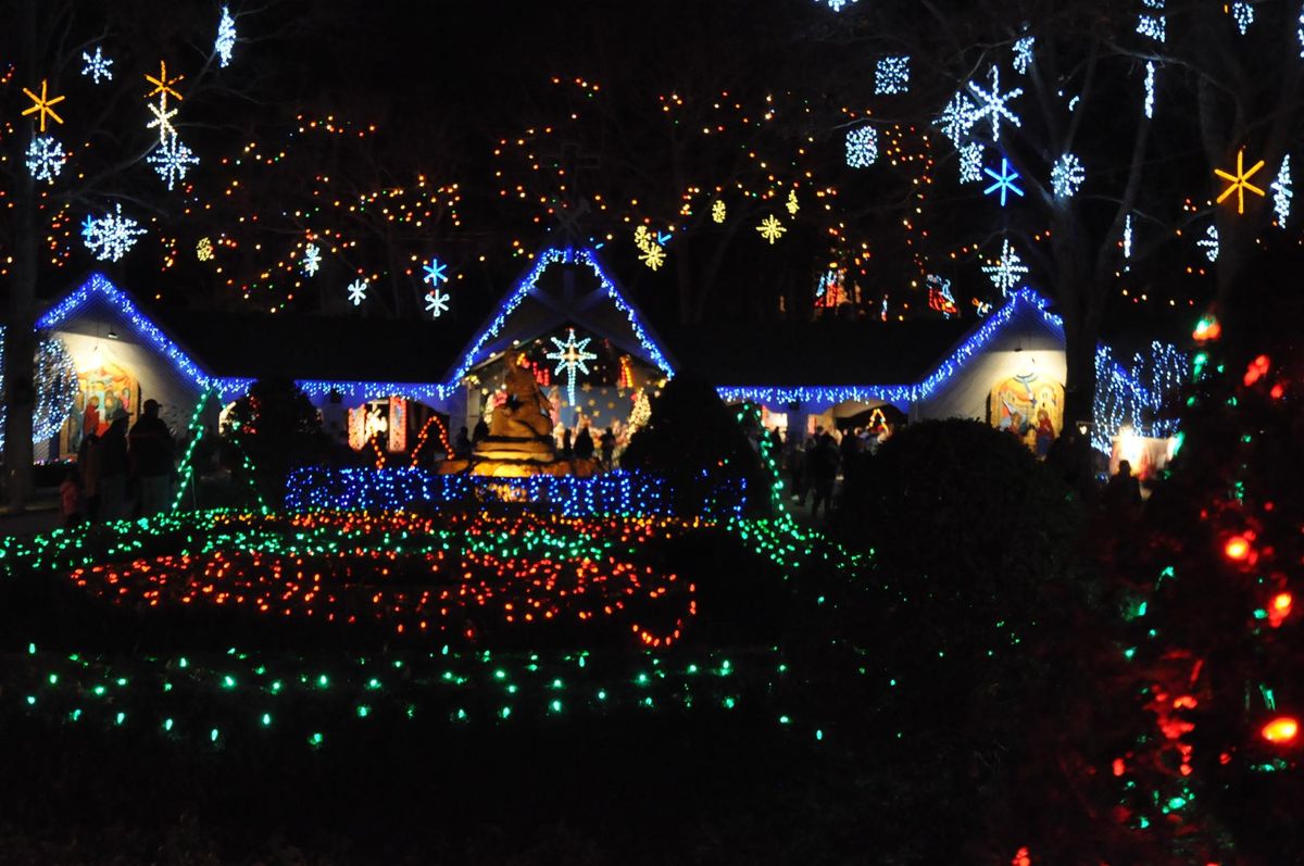 10 Christmas Light Displays In Rhode Island And Massachusetts You Have