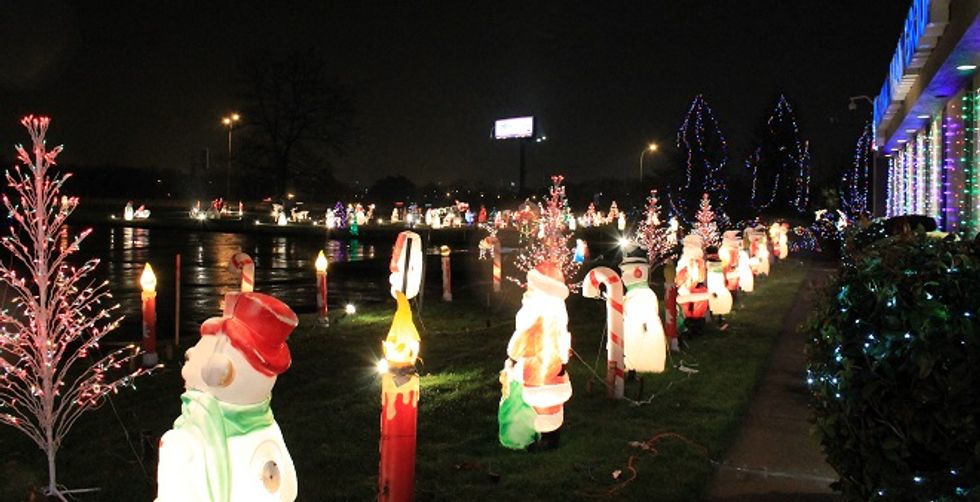 10 Christmas Light Displays In Rhode Island And Massachusetts You Have