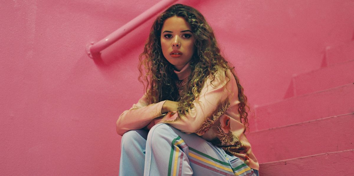 Nilüfer Yanya's Confident, Colorful Pop Music