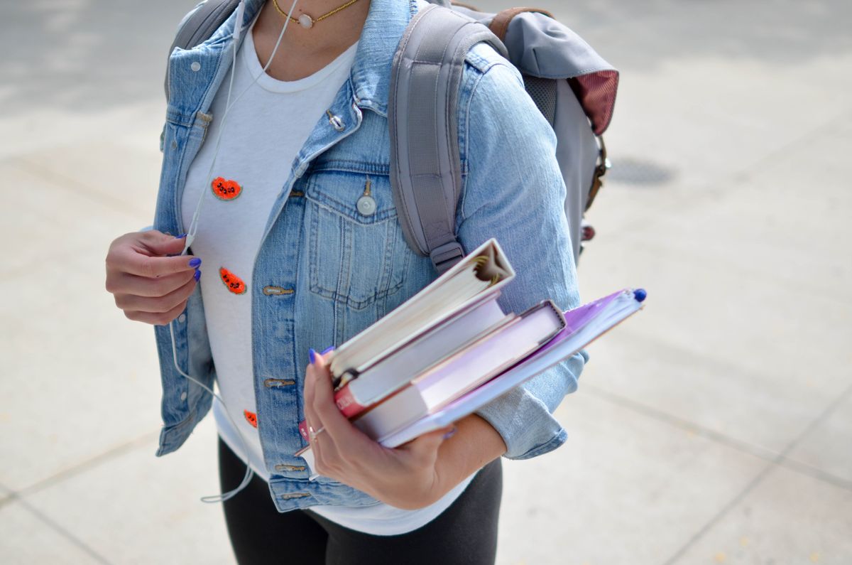 Here Are 6 Ways To Stay Sane When College Has You Feeling Like The World is Falling Apart