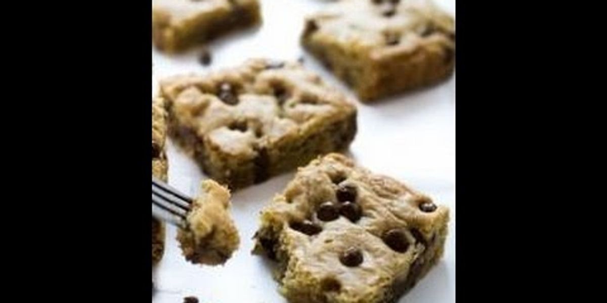 Coconut Oil Chocolate Chip Cookie Bar