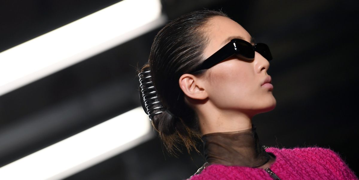 Alexander Wang Shouts Out Corporate Babes With His Banana Clips