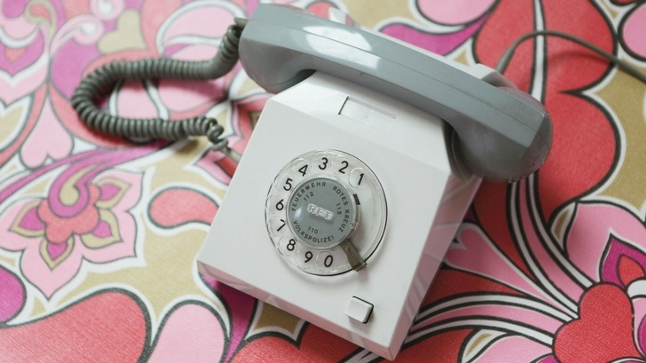 Video of a Teen Trying to Figure Out How to Use a Rotary Phone Makes Us Feel Old