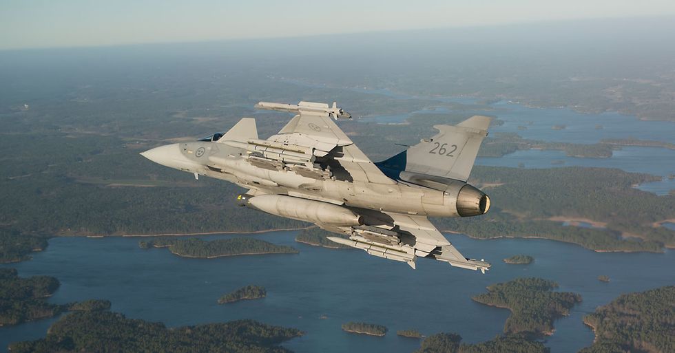 Who would win in a fight between F-35 and cheaper Gripen? - Americas ...