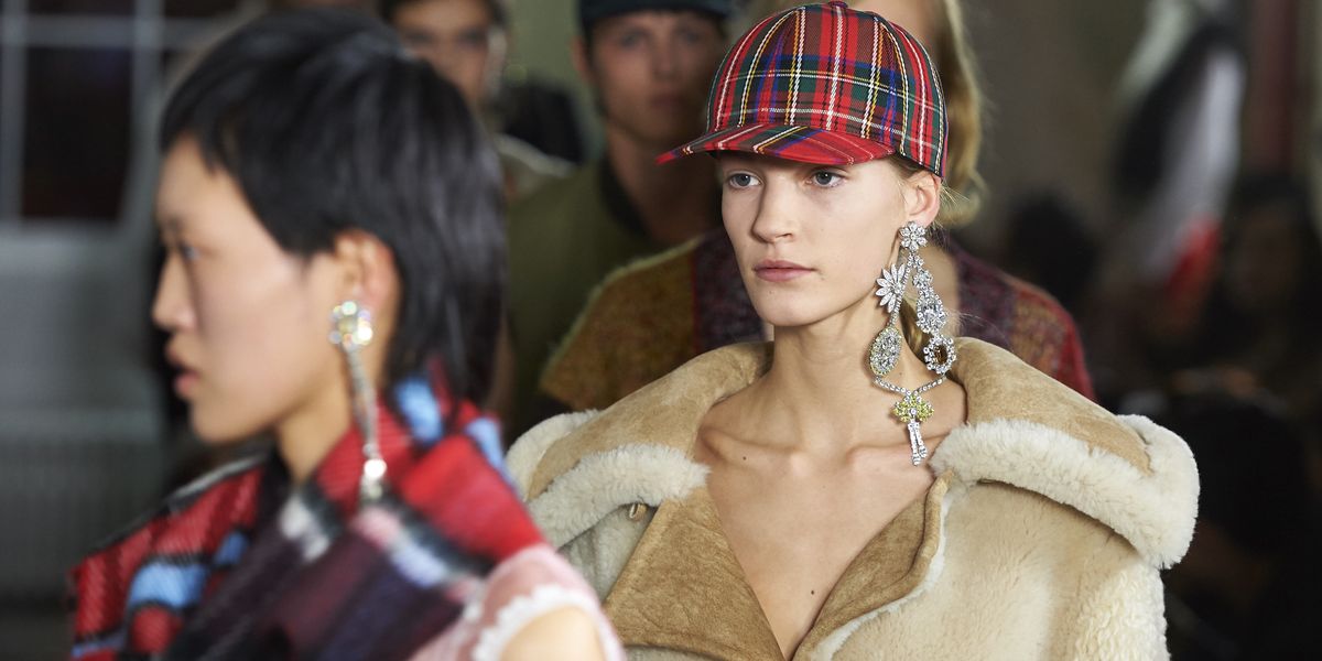 Enjoy the Burberry Fall '18 Livestream from London Fashion Week