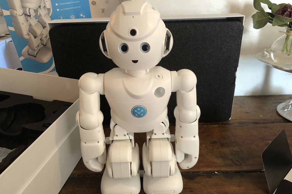 Lynx Robot Review: Take a look at this $800 dancing security camera