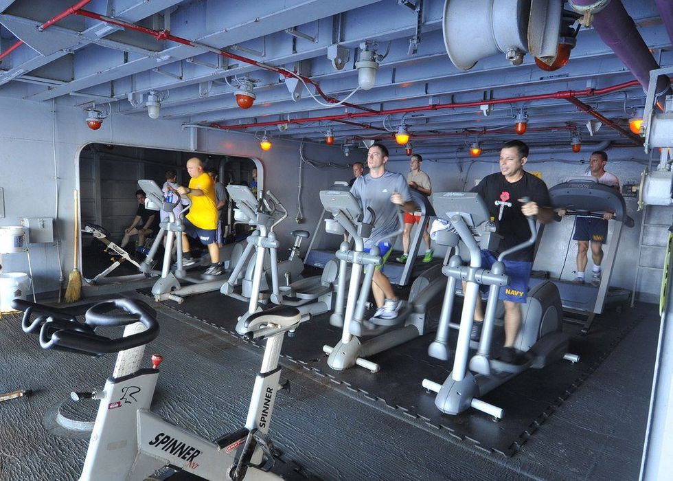 37 Awesome Photos Of Life On A US Navy Carrier Americas Military Entertainment Brand