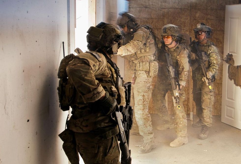 21 photos showing the life of an elite US Army Ranger - Americas ...