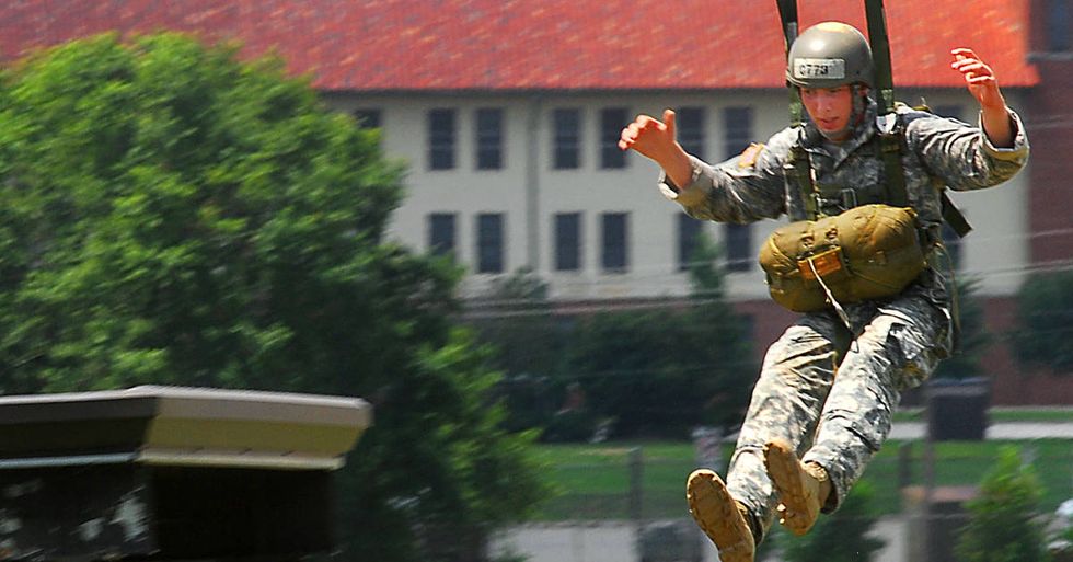 Téléchargement gratuit Images These 10 Photos And Gifs Show How Paratroopers Are Made Americas actualisé par