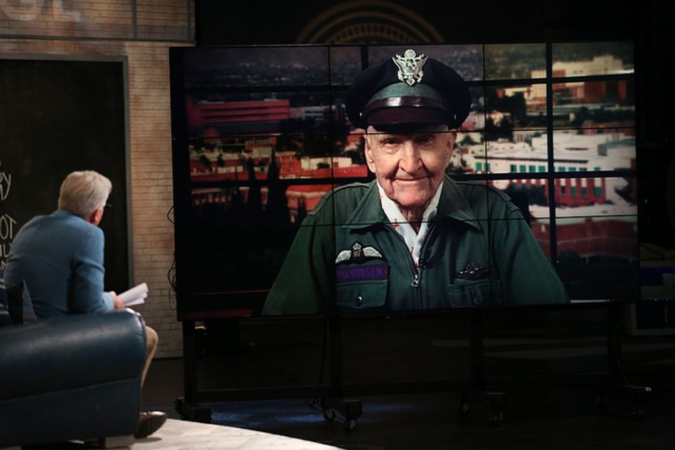 WATCH The incredible interview with the Berlin Candy Bomber Glenn Beck