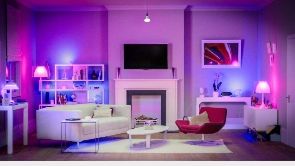 Photo of a lounge with Philips Hue smart lighting