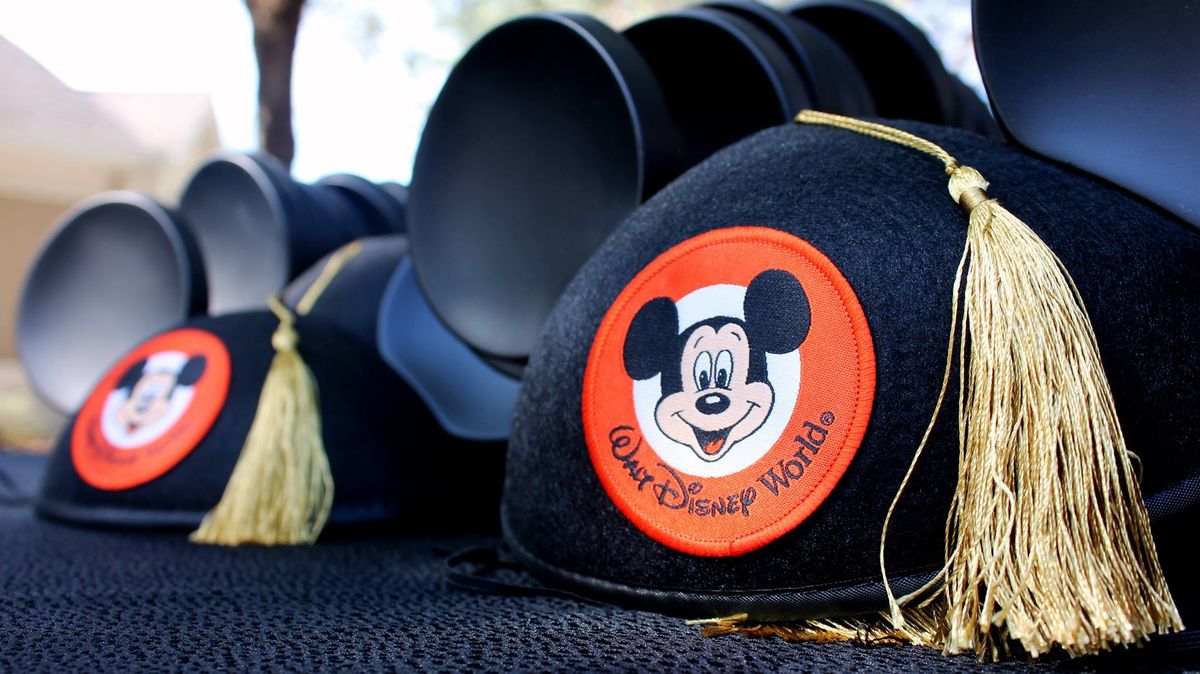 The 25 Emotional Stages You Go Through When Applying For The Disney College Program