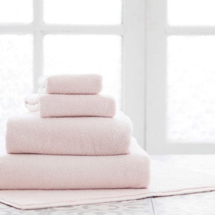 Home Expressions Quick Dri® Benzoyl Peroxide Friendly Bath Towel only $5.99  (reg. $14) at JCPenney!